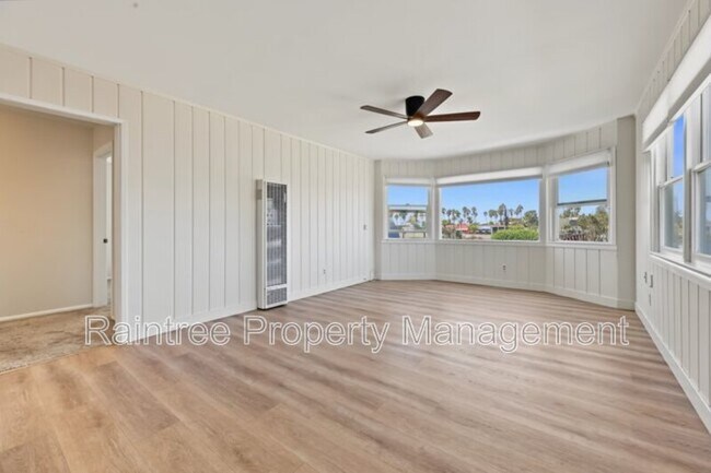 Building Photo - 146 N Cedros Ave