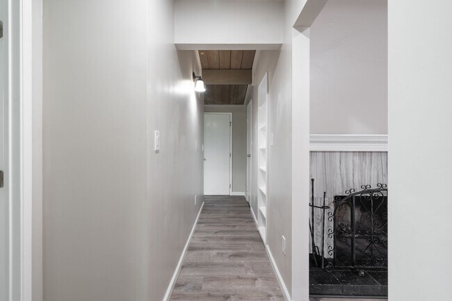 Building Photo - Attached garage!