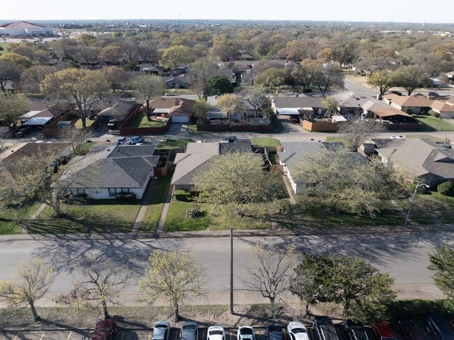 Building Photo - Skyline Duplexes