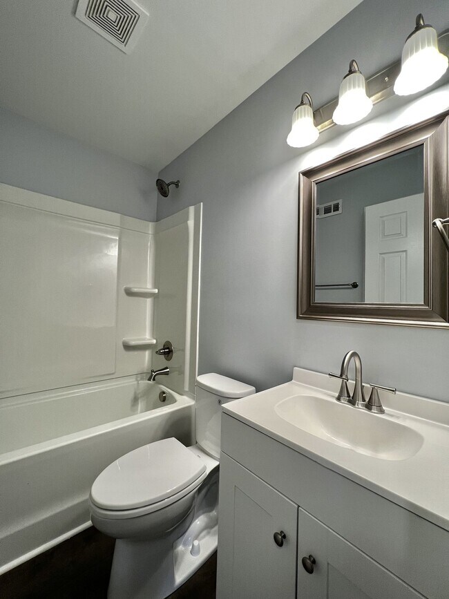 Building Photo - 206 Orleans Dr