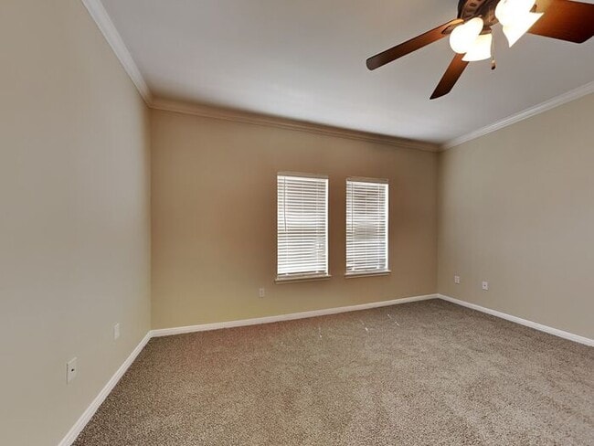 Building Photo - *No App Fee.*1 Month FREE Rent w/move in b...