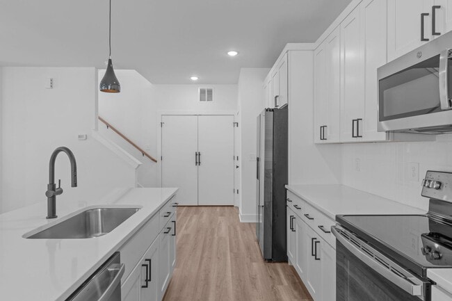Building Photo - Luxurious Newly Built 3BD, 4BA Downtown Raleigh Townhome with Spacious Balcony and Natural Light ...