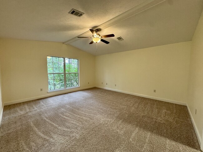 Building Photo - 44 Kirkland Dr