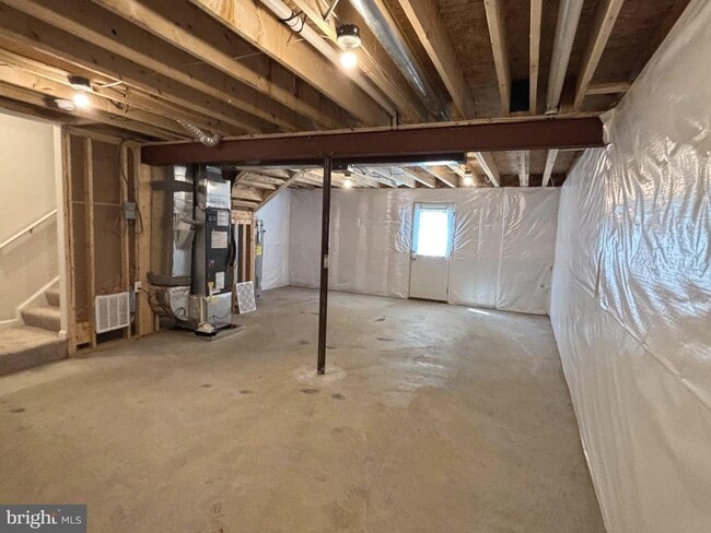 Building Photo - 57 Sebago Pl