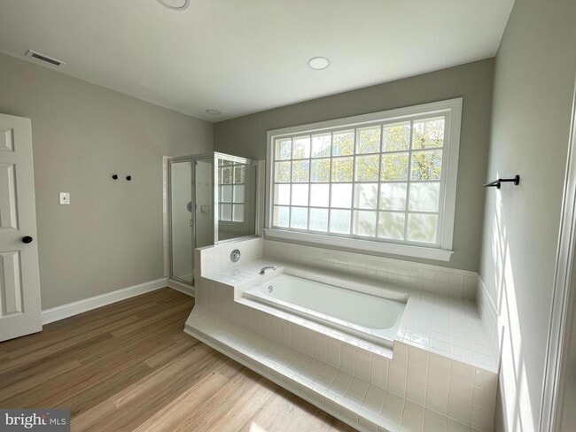 Building Photo - 9440 Flowerden Ln