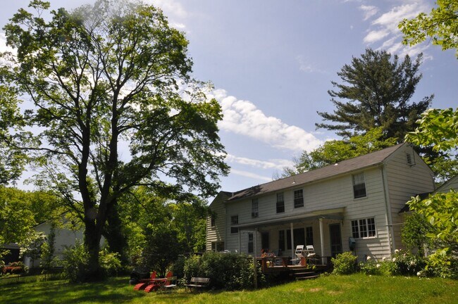Building Photo - 62 Cherry Hill Rd