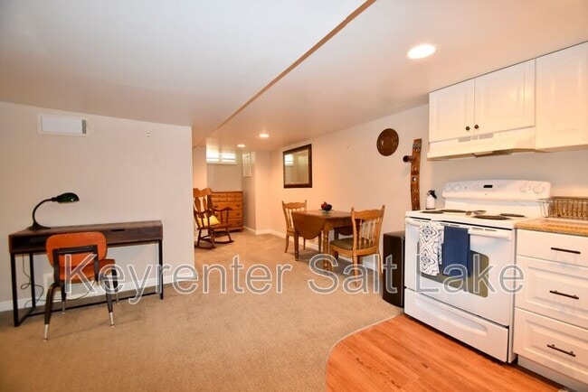 Building Photo - 2689 E Barbey Dr