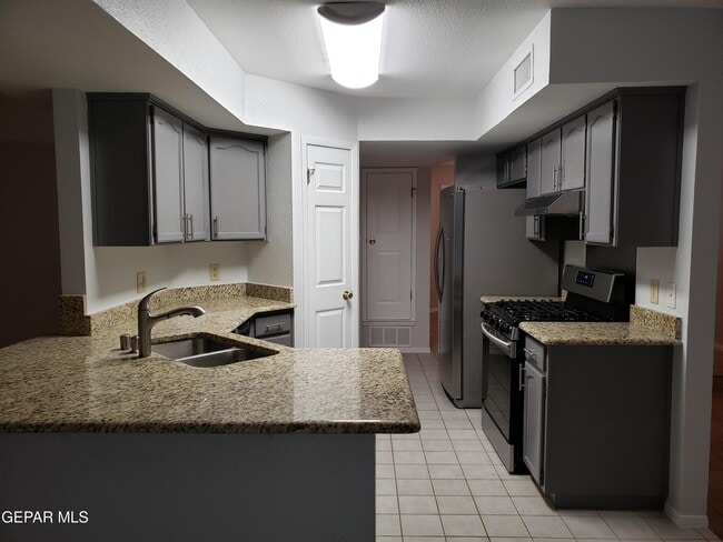 Building Photo - 4365 Loma De Oro Dr