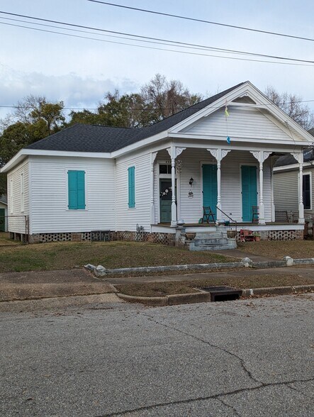 Building Photo - 456 Augusta St