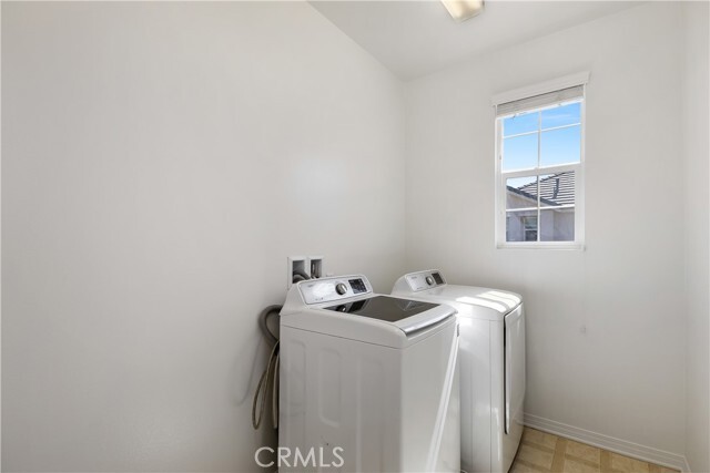 Building Photo - 309 W Via Rua Flores