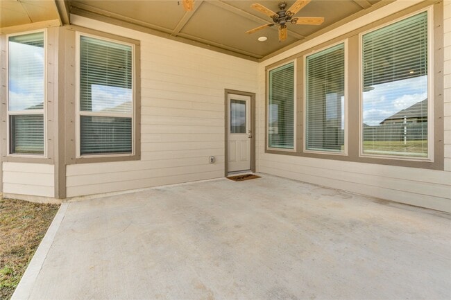 Building Photo - 4727 Crest Hill Dr