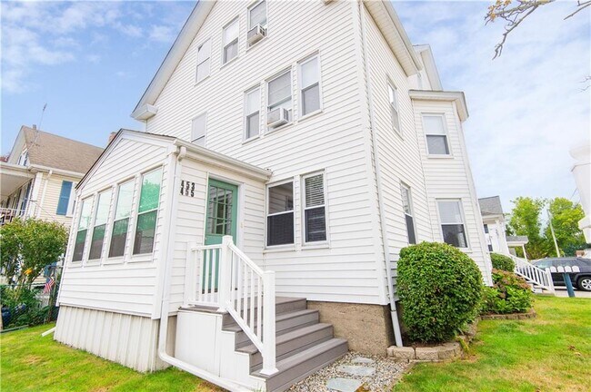 Building Photo - 455 Child St