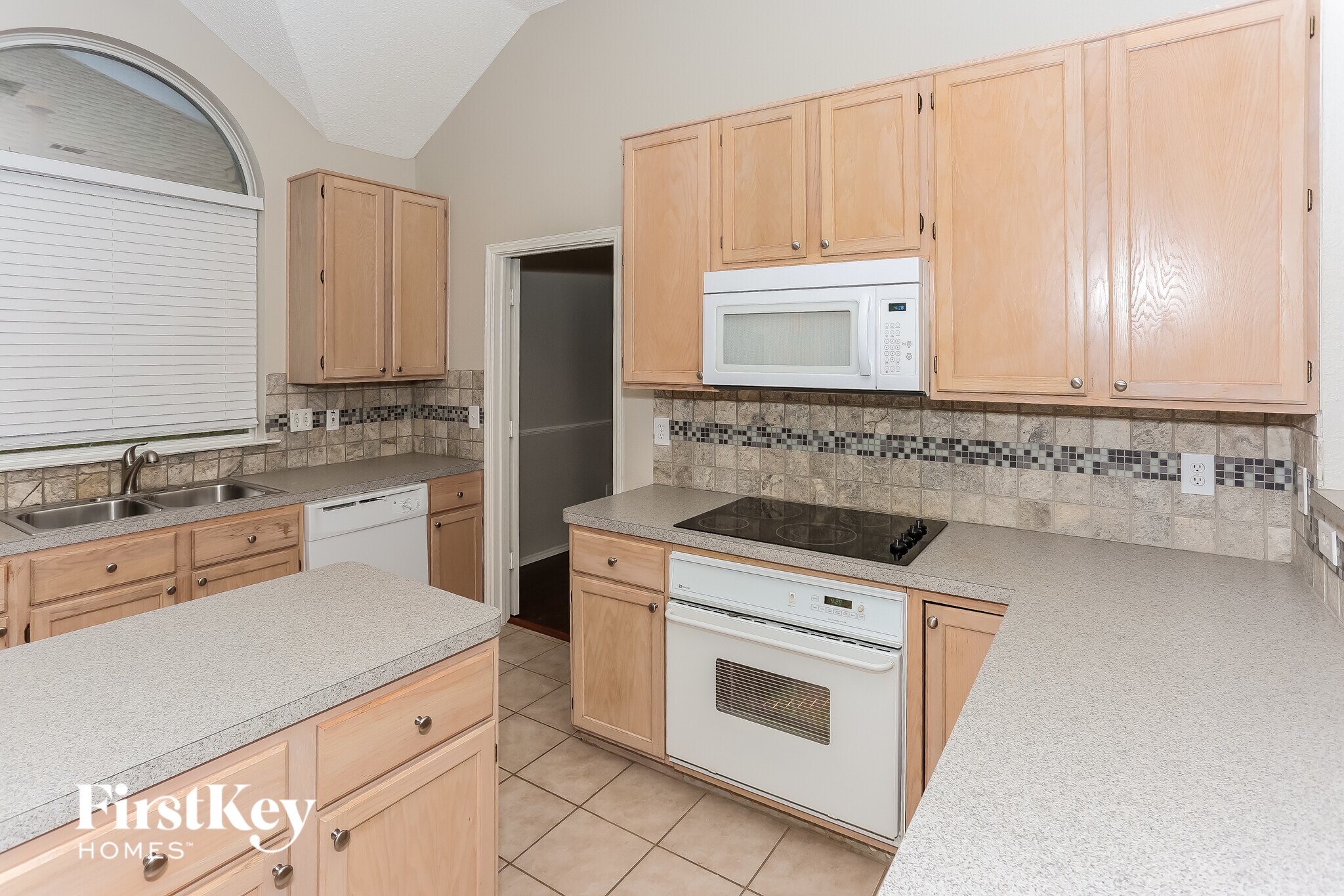 Building Photo - 2136 Mahogany St