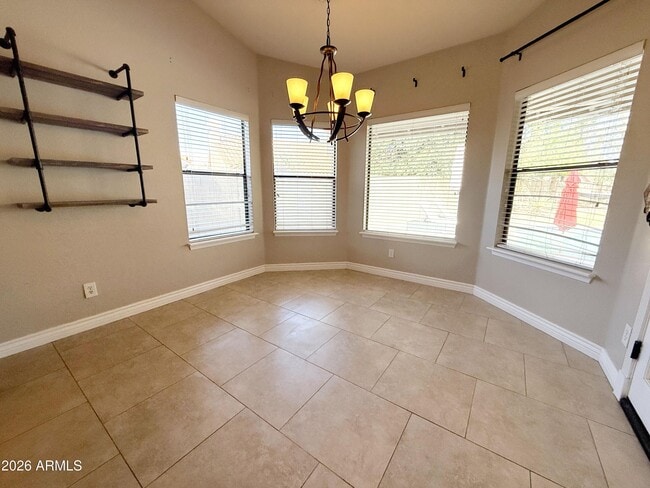 Building Photo - 902 W Sherri Dr