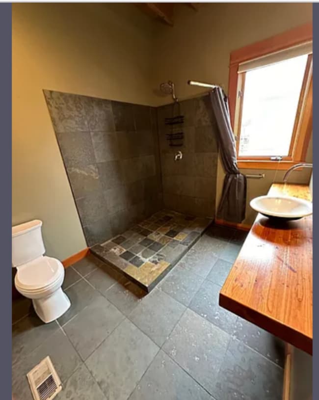 Building Photo - 5-Bedroom Home in SE Portland!