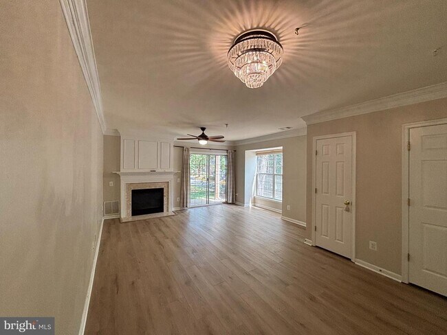 Building Photo - 7020 Falls Reach Dr