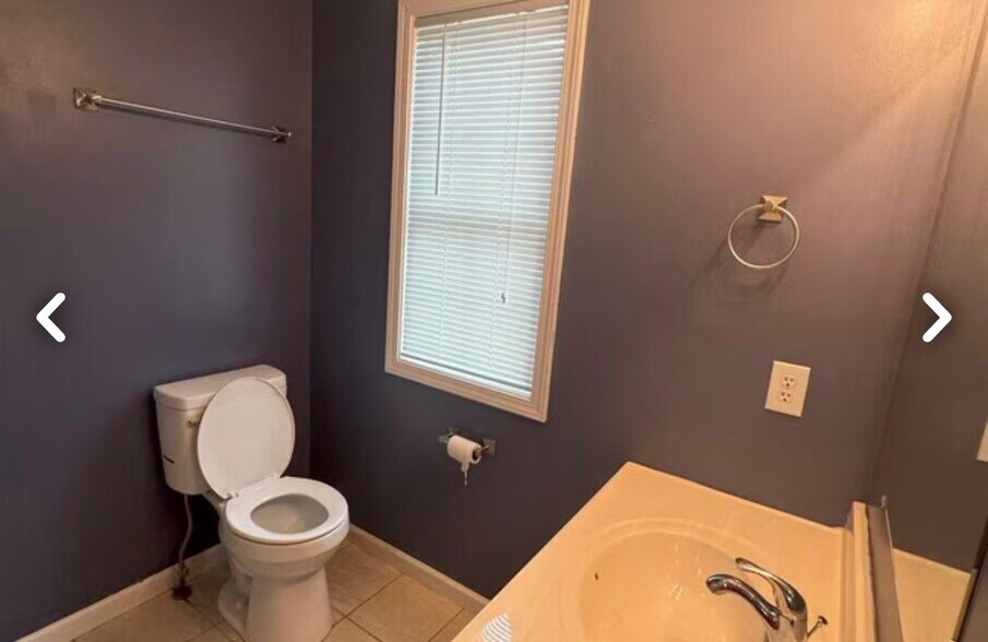 Building Photo - 2554 S Flat Rock Rd