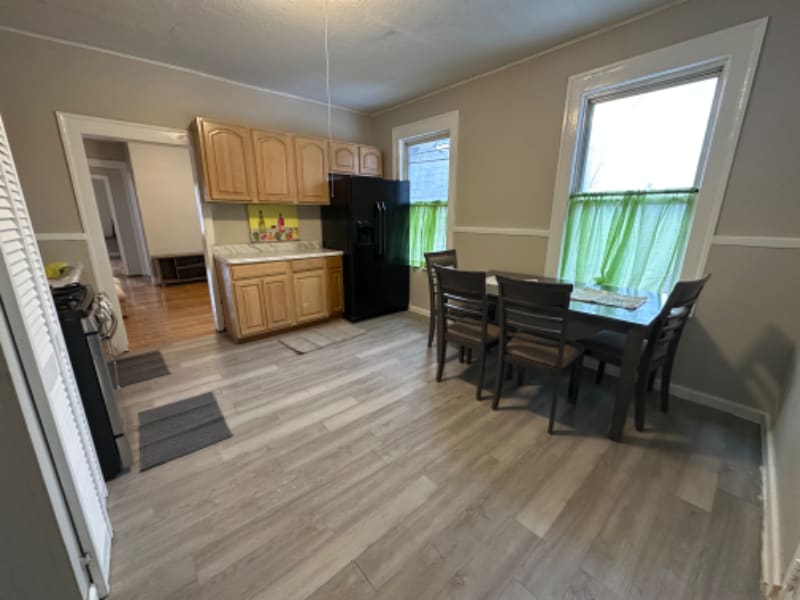 Building Photo - 10 Thorp St