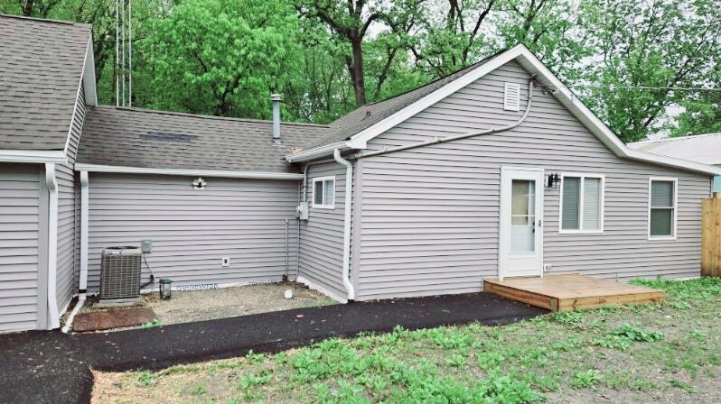 Building Photo - 41270 N Bayside Dr