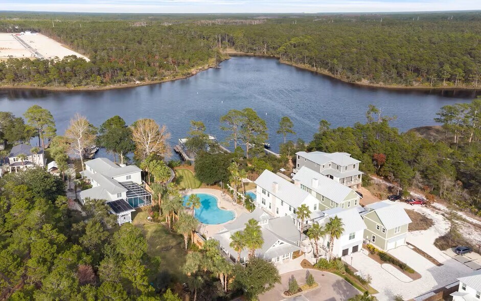 Building Photo - 318 Grande Pointe Cir