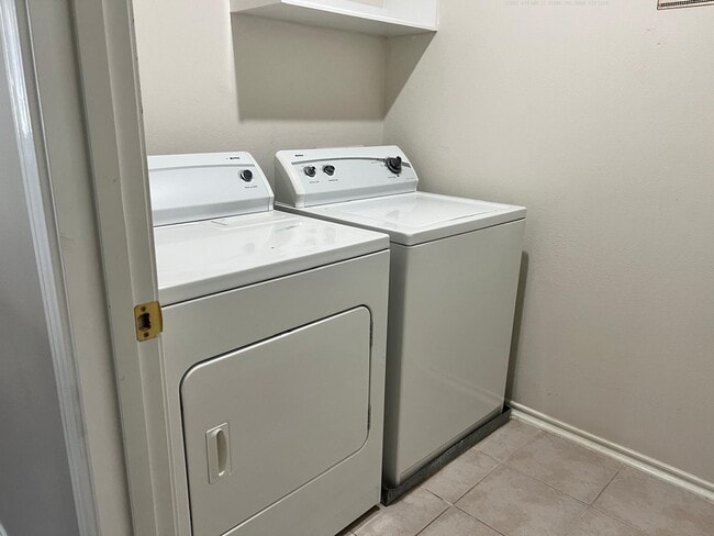 Building Photo - 114 N Camellia Grove Cir