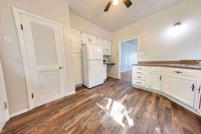 Building Photo - Available Aug 7th - Very nice single family home with refinished hardwood and a very large open l...