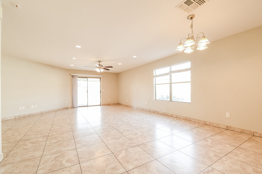 Building Photo - 2768 W San Carlos Ln