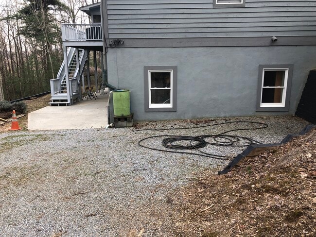 Side view of basement apartment ! - 95 Grier Ct