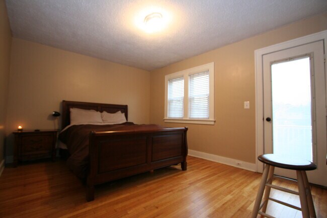 Building Photo - 233 Garfield Ave SW