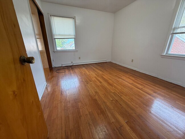 Building Photo - 26631 Lakeshore Blvd