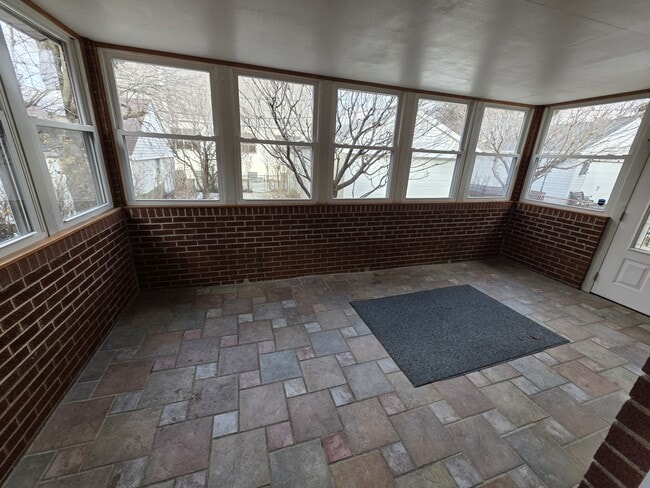 Building Photo - 28 E Jeffrey Pl