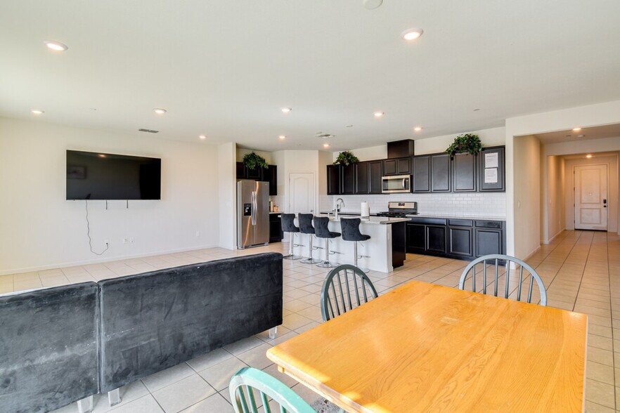 Building Photo - 1442 Copperfield Ave