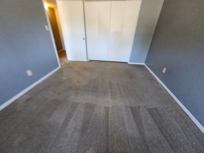 Building Photo - Charming 2-Bedroom Townhome