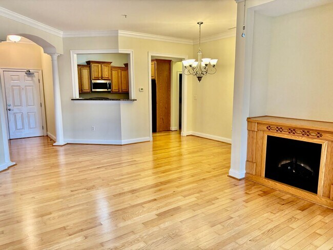 Building Photo - 3 bedroom/ 2 bathroom- Bennington on the Park