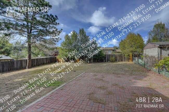 Building Photo - 717 Raemar Dr