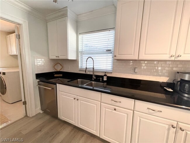 Building Photo - 905 13th St N