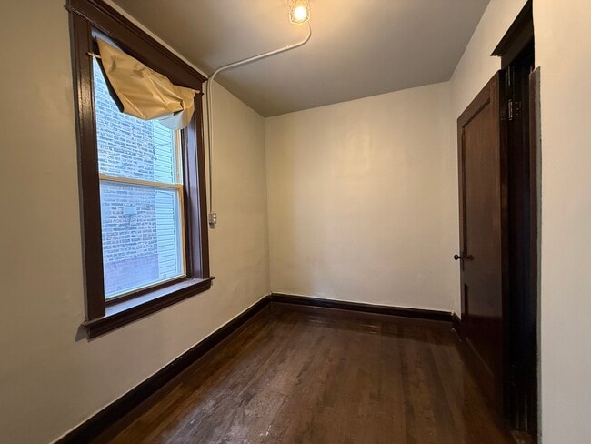 Building Photo - 4222 W Cullerton St