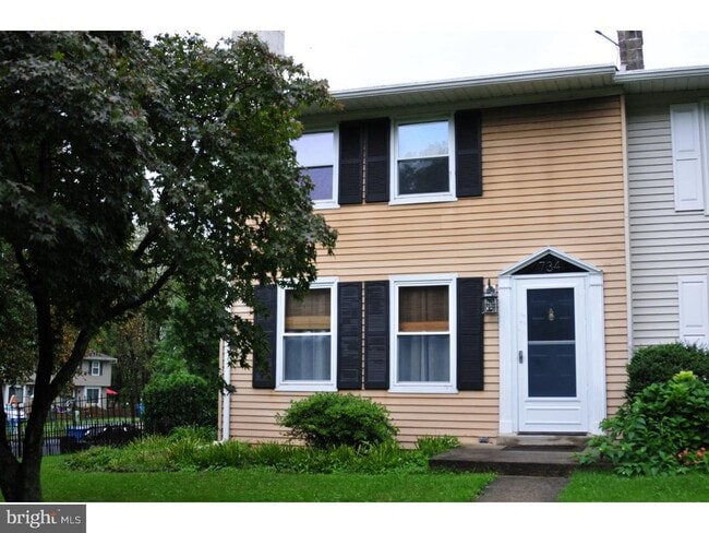 Primary Photo - 734 Jackson St