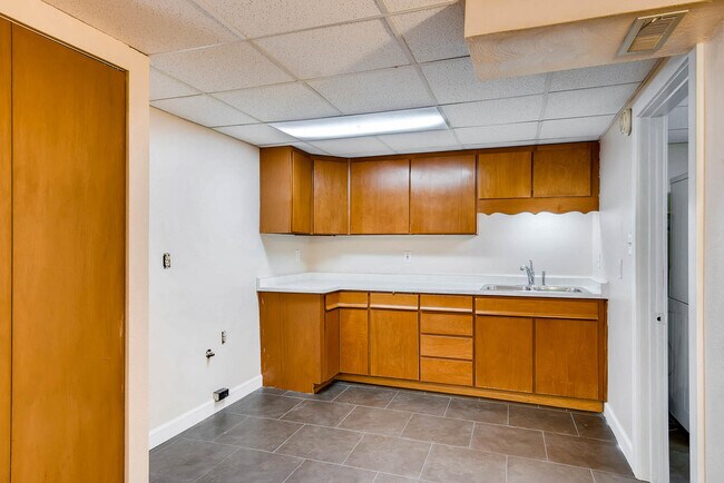 Building Photo - 1667 S Milwaukee St