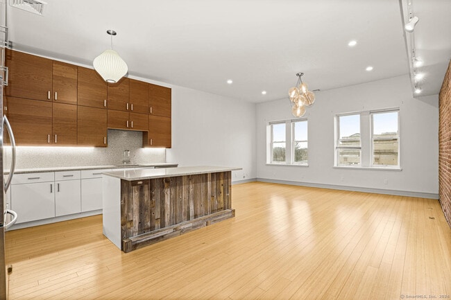 Building Photo - 343 Greenwich Ave