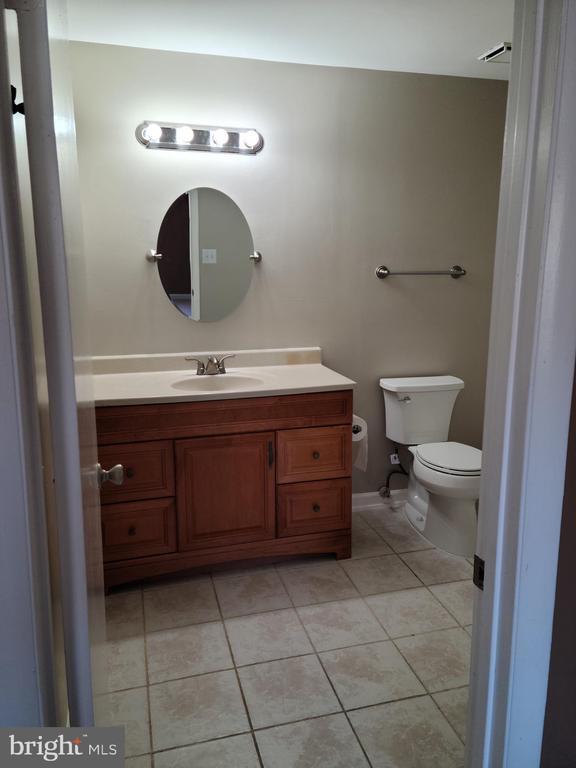 Building Photo - 1072 Spring Valley Ct