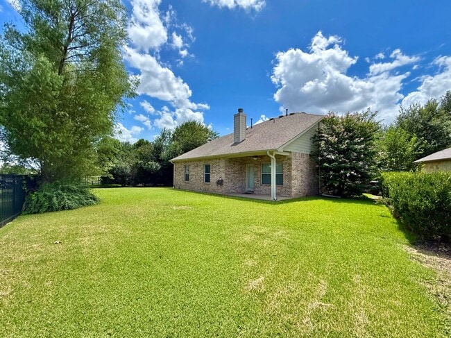 Building Photo - 4025 Meadow Bluff Way