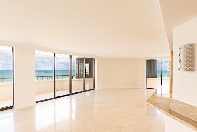 Building Photo - 5070 N Ocean Dr