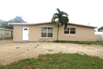 Building Photo - 3910 SW 61st Ave