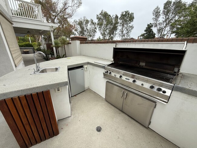 Building Photo - Gorgeous Orange Oasis Home-Available Now!