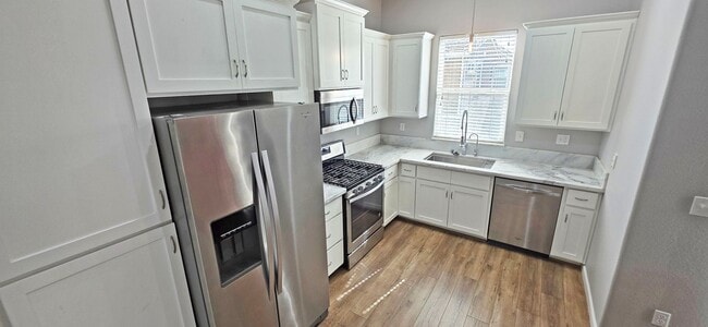 Building Photo - 4120 Beechcraft Way
