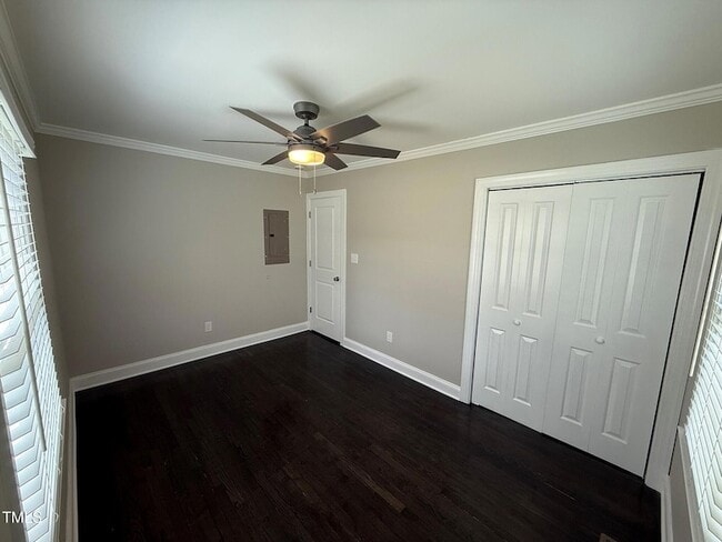 Building Photo - 215 Walnut St