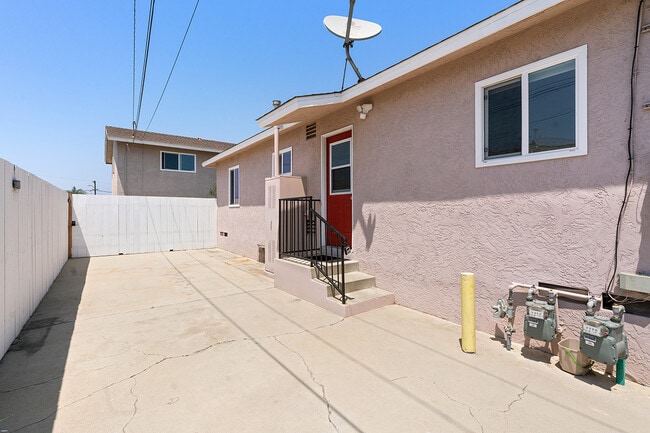 Building Photo - 1354 Knoxville St