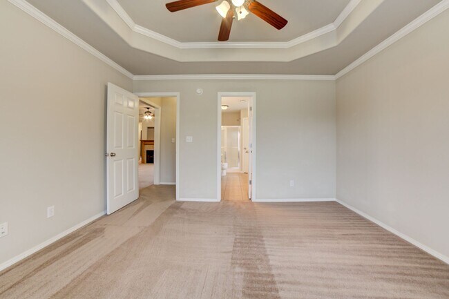 Building Photo - 3 Bed / 2 Bath in Collinsville!