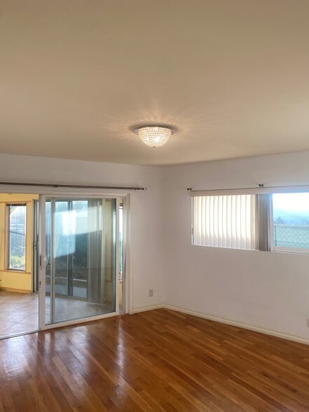Downstairs Bedroom - 11318 Dona Lisa Dr